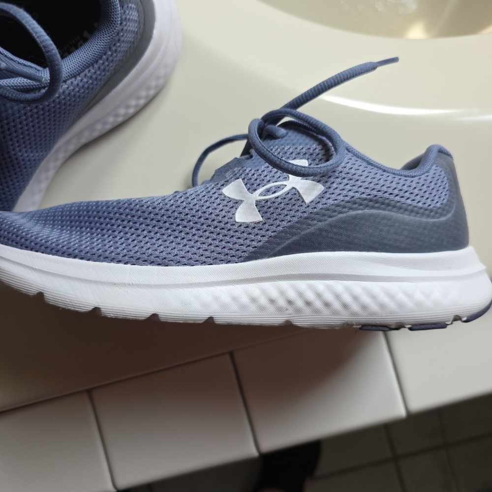 EUC Under Armour Charged Impulse Deluxe Foam Sneakers Size 9.5 Blue/White